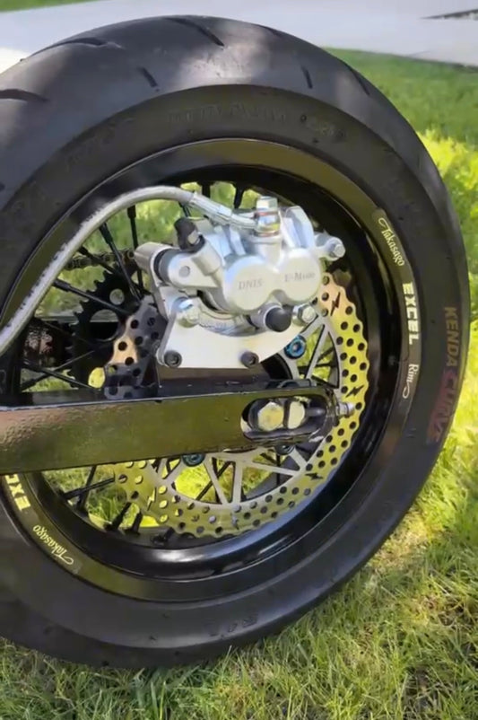 Dnis moto handbrake for razors