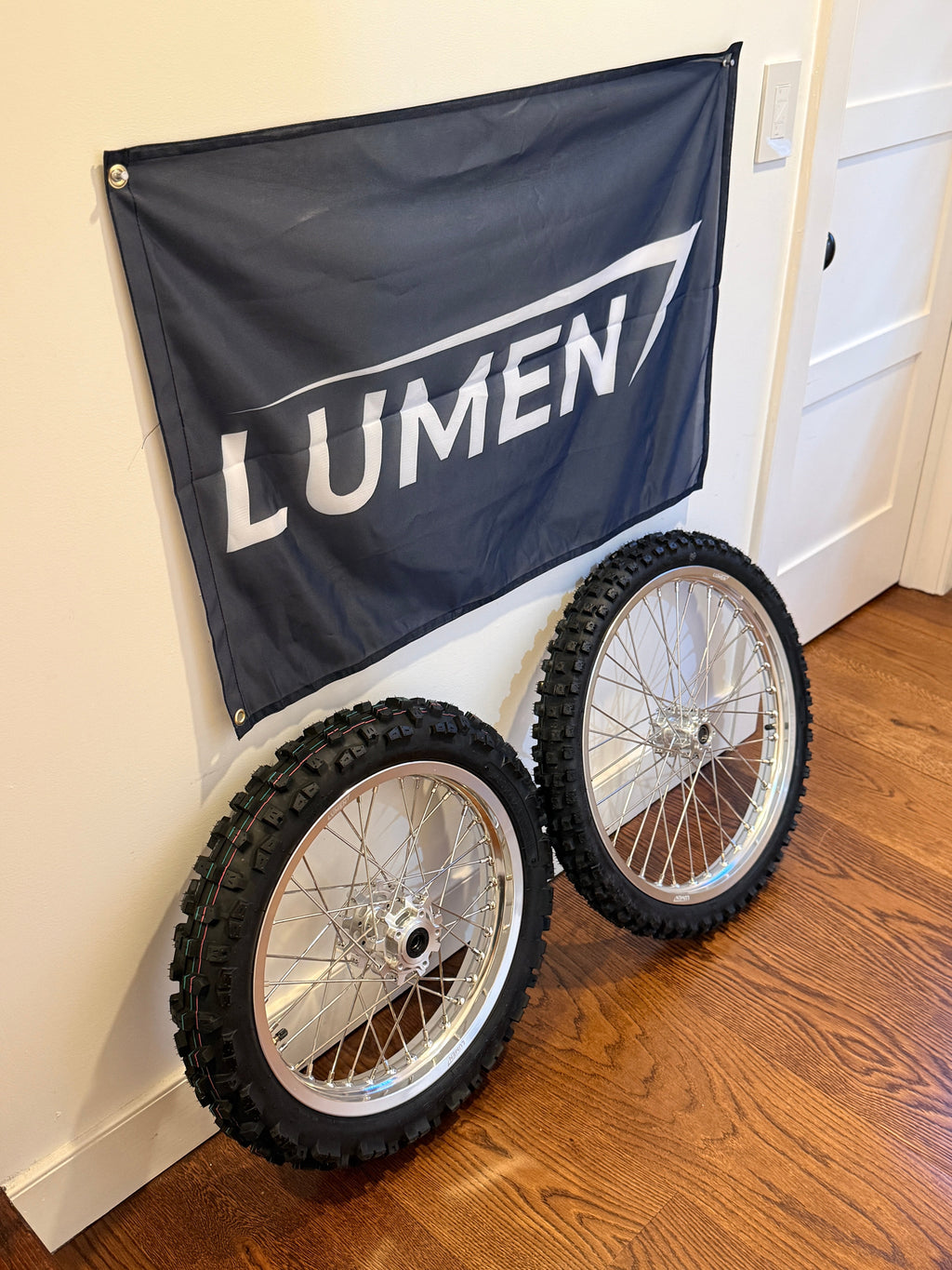 Lumen Racing 16/19 Light Bee/Eride Pro Wheelset With PREINSTALLED Dirt Tires! [CUSTOMIZABLE]